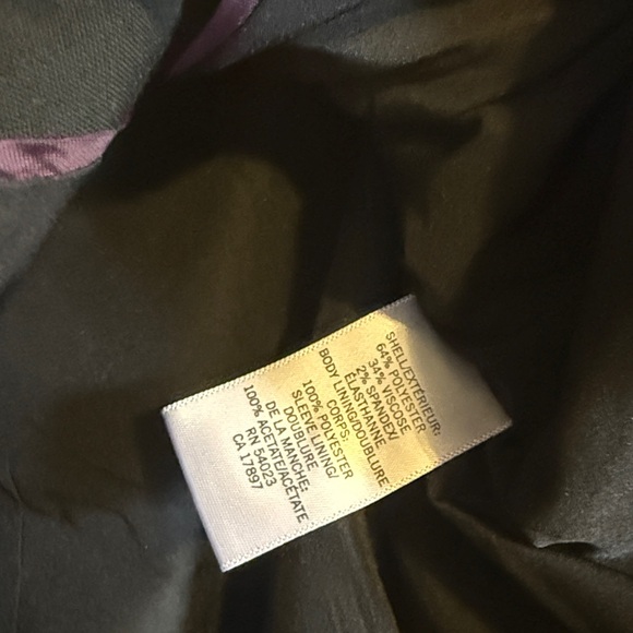 Women’s black banana republic suit - Picture 4 of 4